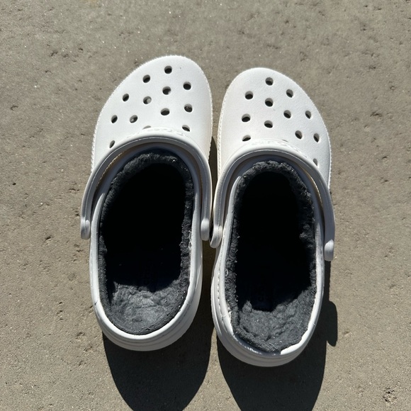 Crocs white with winter gray fuzzy insides M5/W7 - Picture 9 of 9